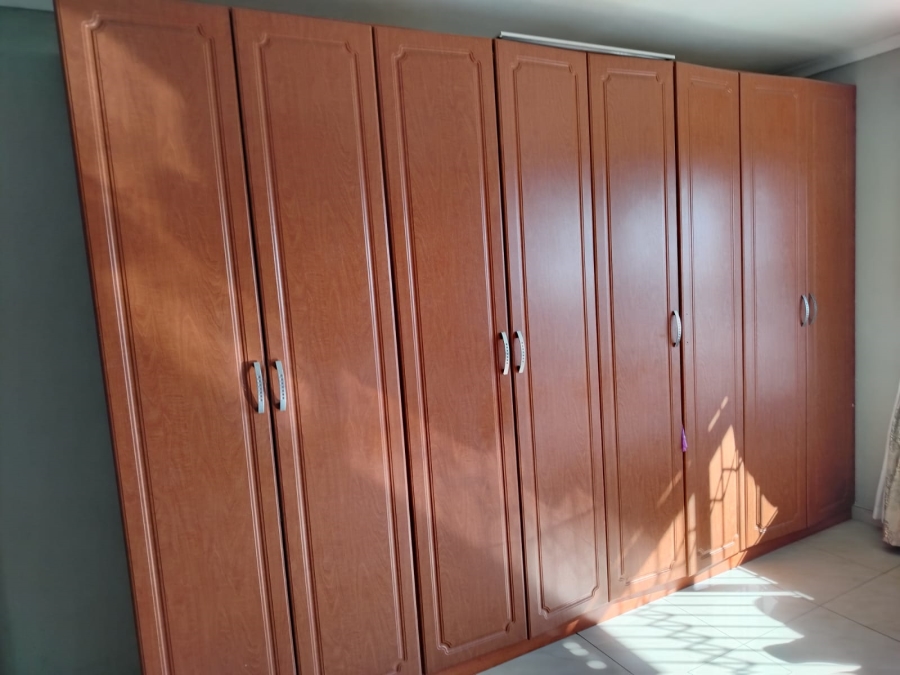 4 Bedroom Property for Sale in Dawncrest KwaZulu-Natal