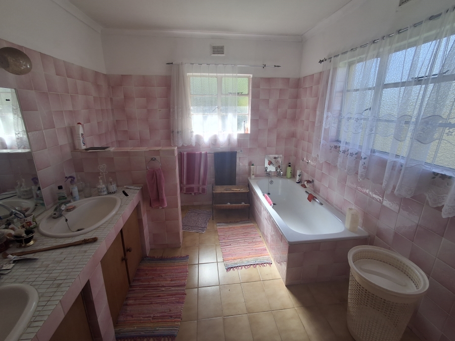 5 Bedroom Property for Sale in Newcastle Rural KwaZulu-Natal
