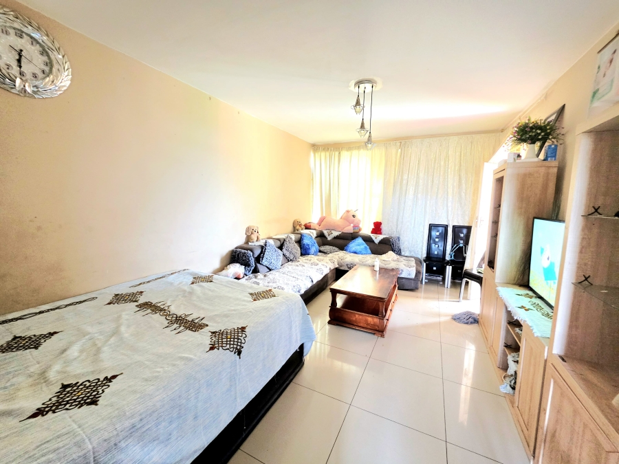1 Bedroom Property for Sale in Empangeni Central KwaZulu-Natal