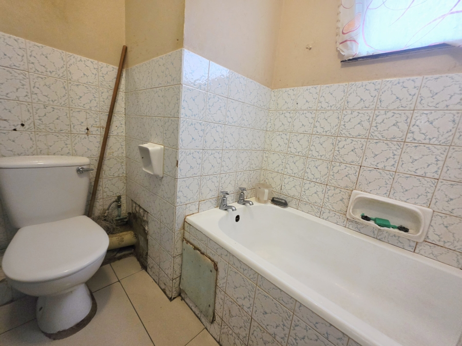 1 Bedroom Property for Sale in Empangeni Central KwaZulu-Natal