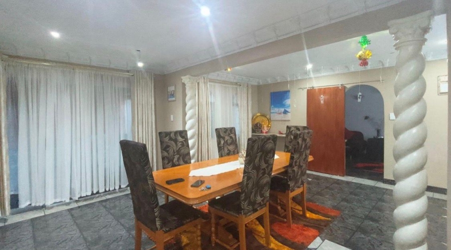 5 Bedroom Property for Sale in Copesville KwaZulu-Natal