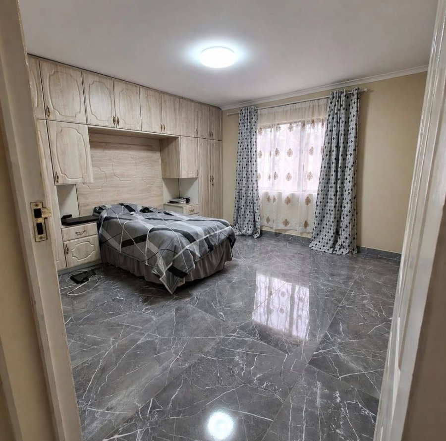 5 Bedroom Property for Sale in Copesville KwaZulu-Natal