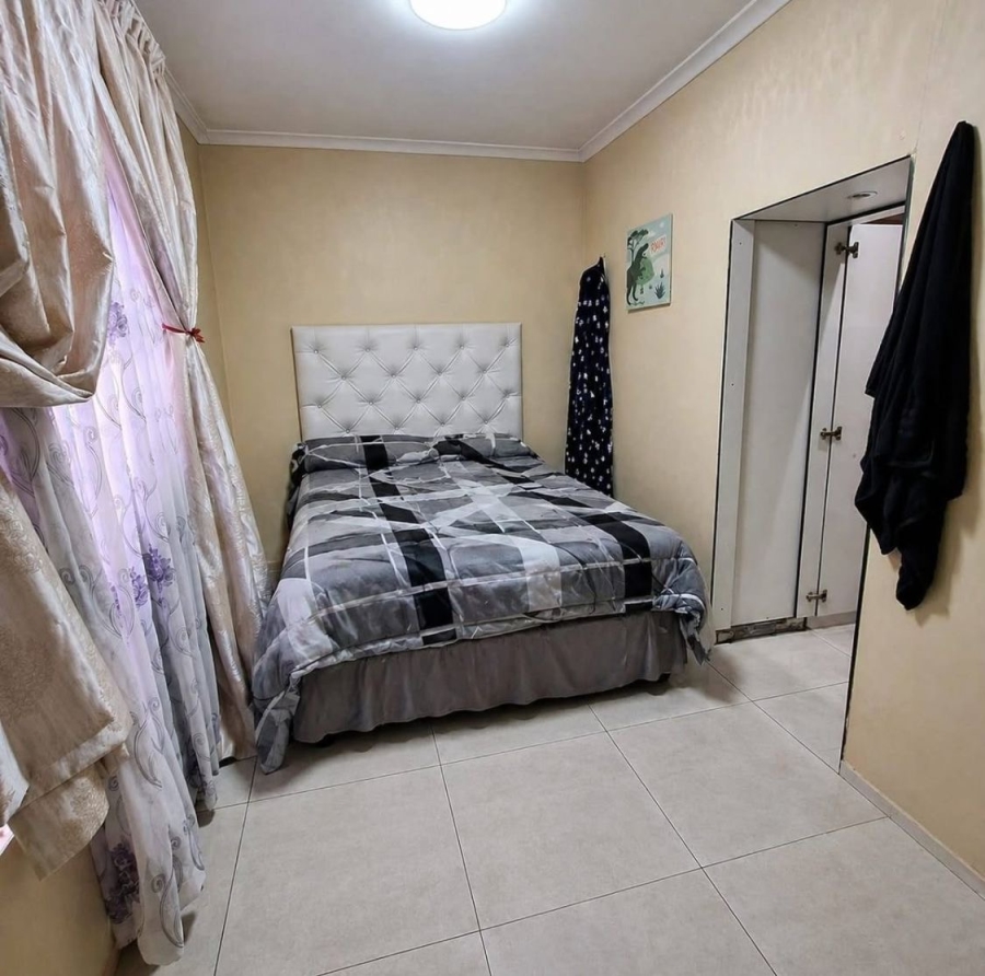 5 Bedroom Property for Sale in Copesville KwaZulu-Natal