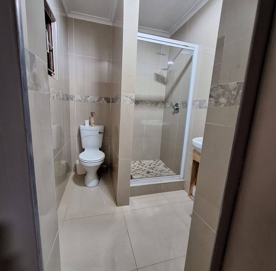 5 Bedroom Property for Sale in Copesville KwaZulu-Natal