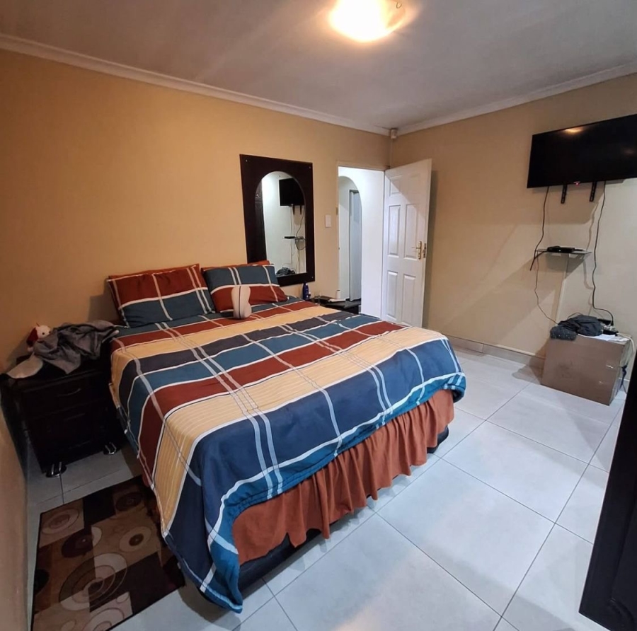5 Bedroom Property for Sale in Copesville KwaZulu-Natal