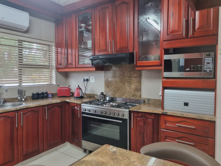 4 Bedroom Property for Sale in Veld En Vlei KwaZulu-Natal