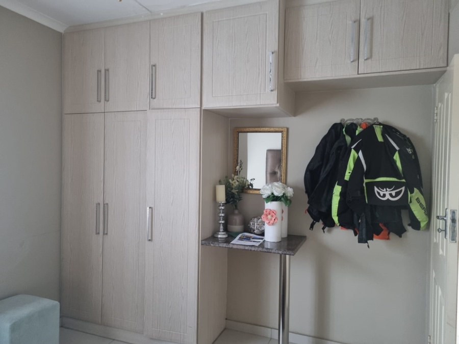 4 Bedroom Property for Sale in Veld En Vlei KwaZulu-Natal