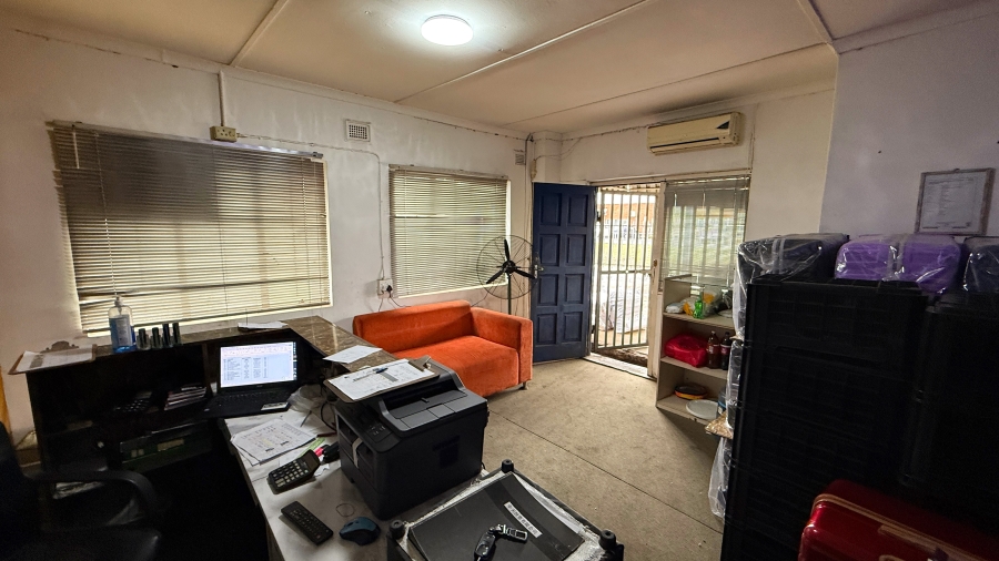 To Let Commercial Property for Rent in Glen Anil KwaZulu-Natal