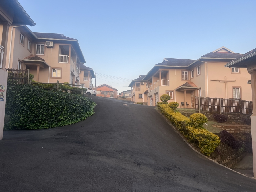 To Let 3 Bedroom Property for Rent in Raisethorpe KwaZulu-Natal