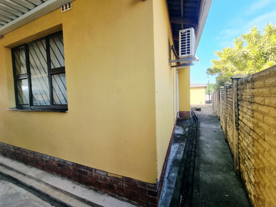 4 Bedroom Property for Sale in Esikhawini KwaZulu-Natal