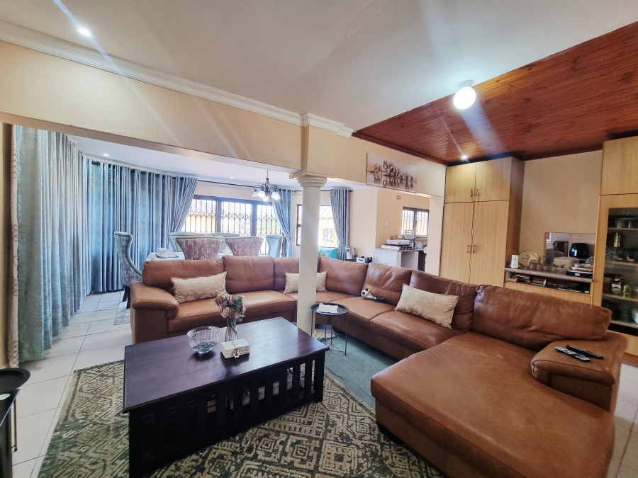 4 Bedroom Property for Sale in Esikhawini KwaZulu-Natal