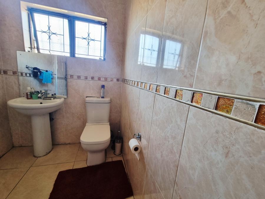 4 Bedroom Property for Sale in Esikhawini KwaZulu-Natal