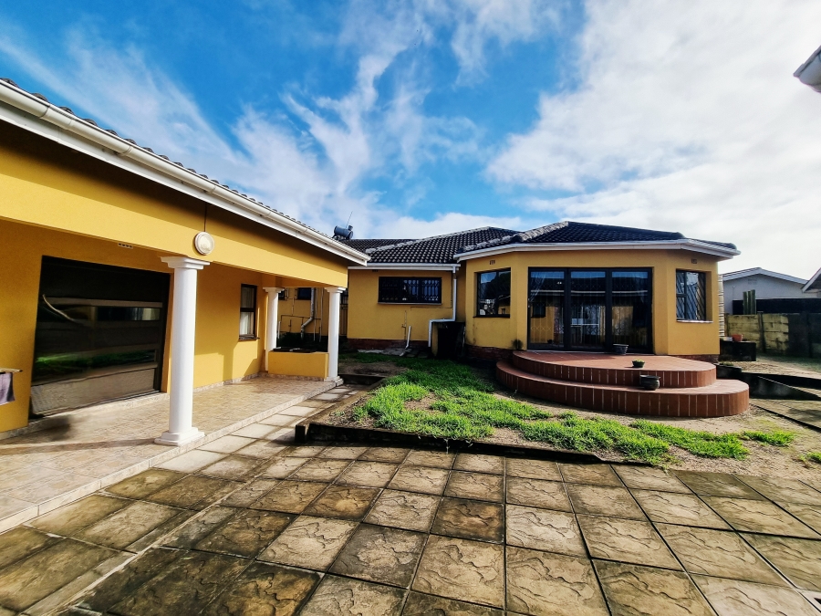 4 Bedroom Property for Sale in Esikhawini KwaZulu-Natal