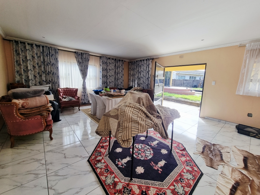 4 Bedroom Property for Sale in Esikhawini KwaZulu-Natal