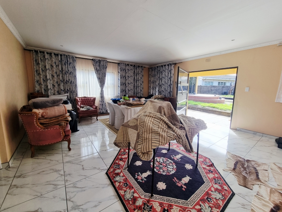 4 Bedroom Property for Sale in Esikhawini KwaZulu-Natal
