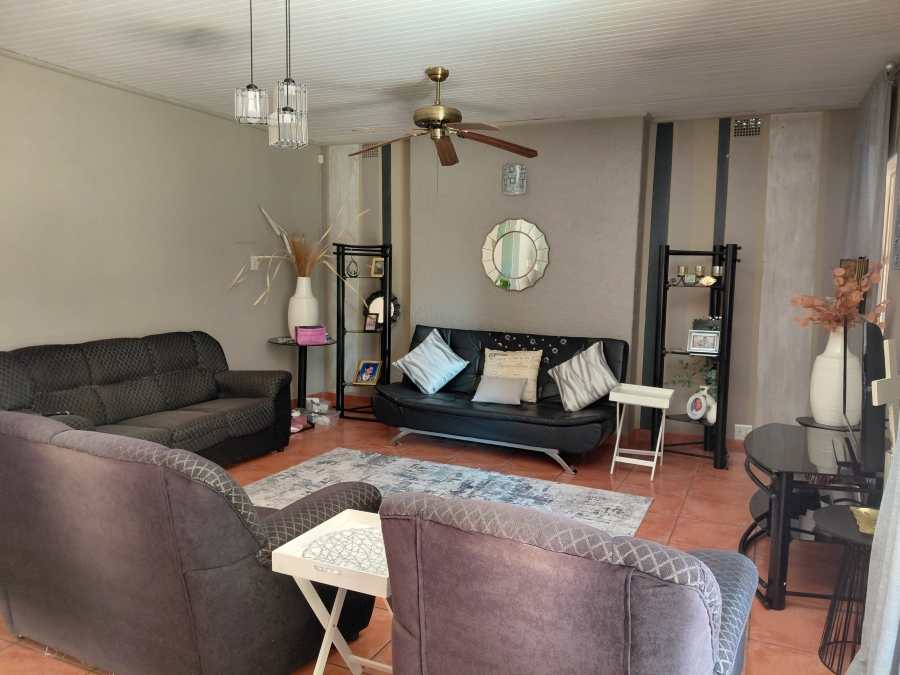 4 Bedroom Property for Sale in Huttenheights KwaZulu-Natal
