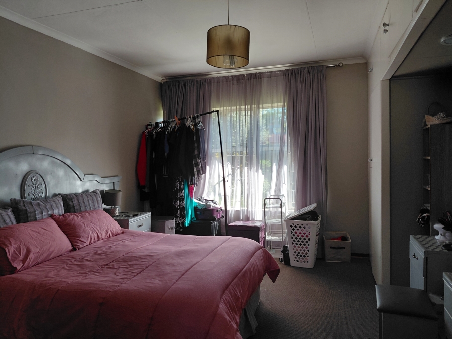 4 Bedroom Property for Sale in Huttenheights KwaZulu-Natal