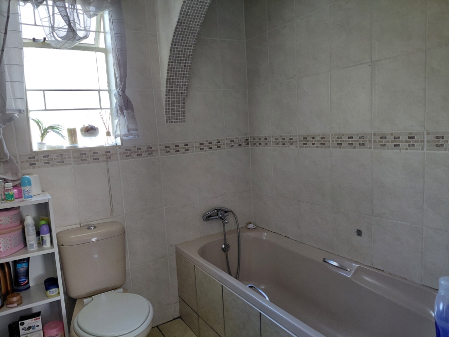 4 Bedroom Property for Sale in Huttenheights KwaZulu-Natal