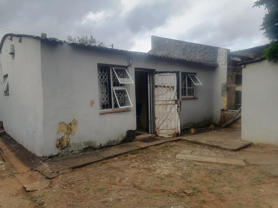 2 Bedroom Property for Sale in Umlazi KwaZulu-Natal