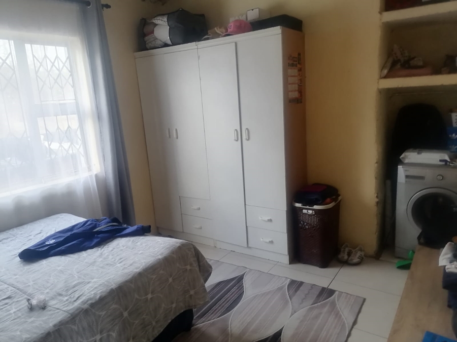 2 Bedroom Property for Sale in Umlazi KwaZulu-Natal