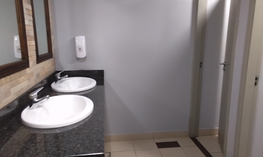 To Let Commercial Property for Rent in Riverhorse Valley KwaZulu-Natal