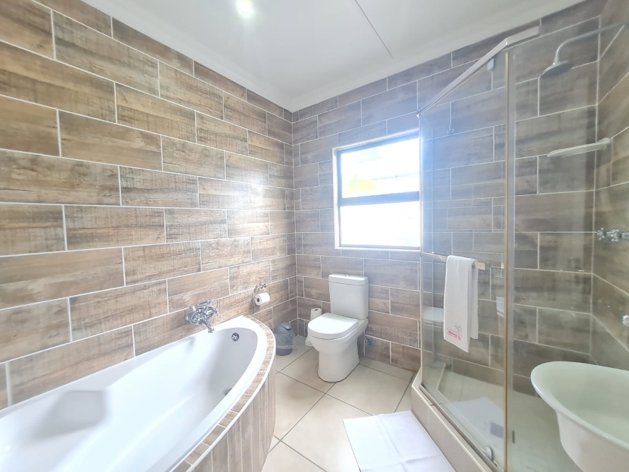 To Let 3 Bedroom Property for Rent in Birdswood KwaZulu-Natal