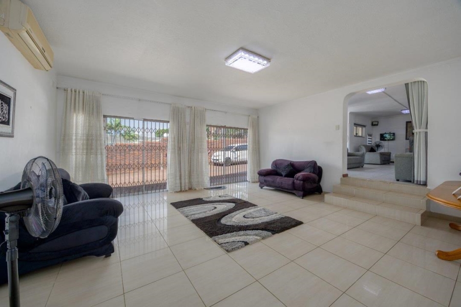 5 Bedroom Property for Sale in Isipingo Hills KwaZulu-Natal