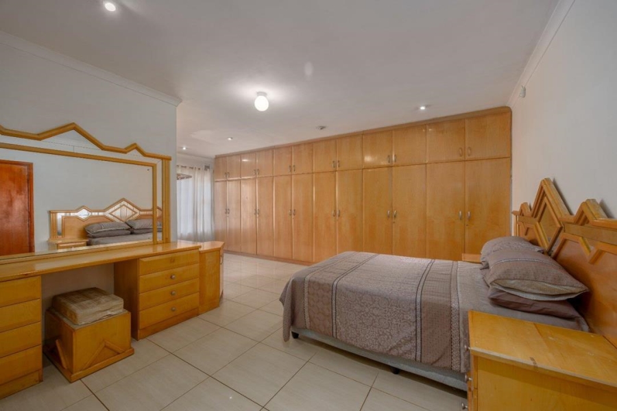 5 Bedroom Property for Sale in Isipingo Hills KwaZulu-Natal