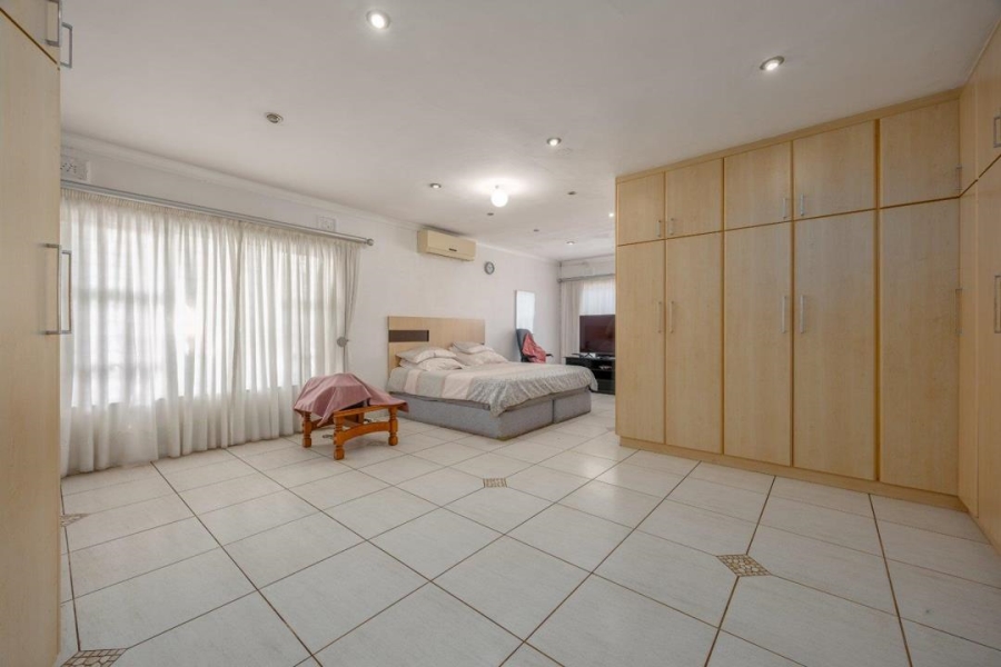 5 Bedroom Property for Sale in Isipingo Hills KwaZulu-Natal