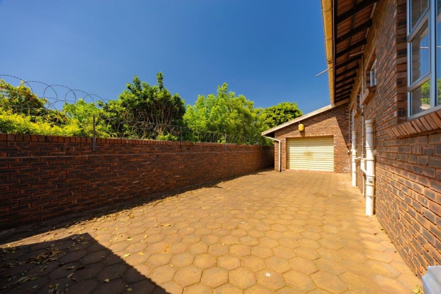 5 Bedroom Property for Sale in Isipingo Hills KwaZulu-Natal