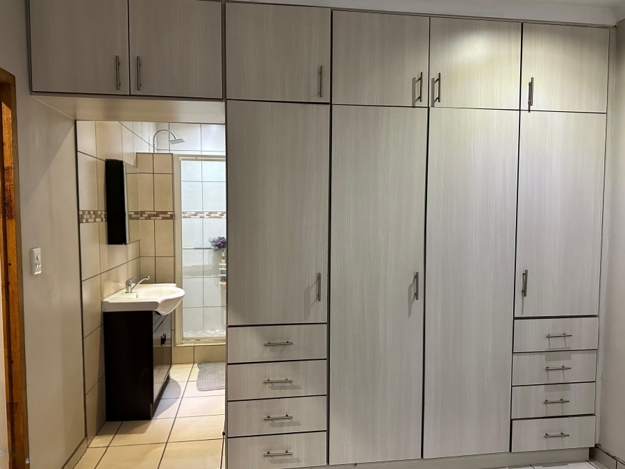4 Bedroom Property for Sale in Panorama KwaZulu-Natal
