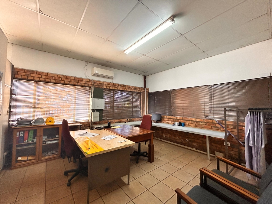 2 Bedroom Property for Sale in Empangeni Rail KwaZulu-Natal