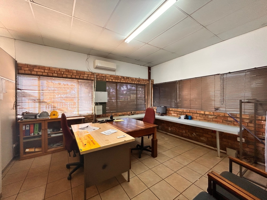 2 Bedroom Property for Sale in Empangeni Rail KwaZulu-Natal
