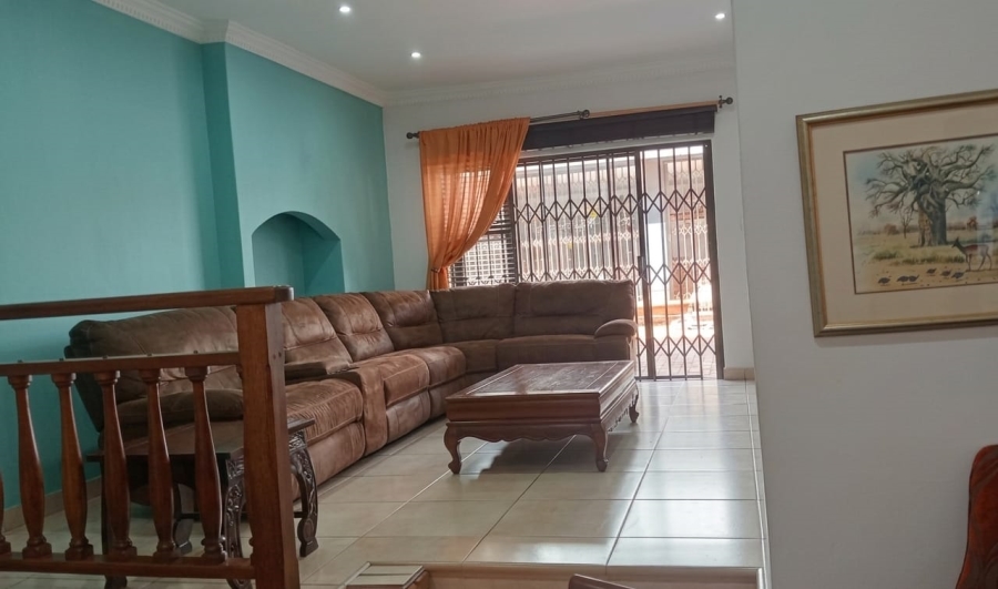 5 Bedroom Property for Sale in Meer En See KwaZulu-Natal