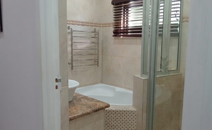 5 Bedroom Property for Sale in Meer En See KwaZulu-Natal