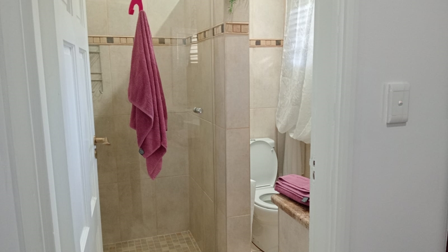 5 Bedroom Property for Sale in Meer En See KwaZulu-Natal