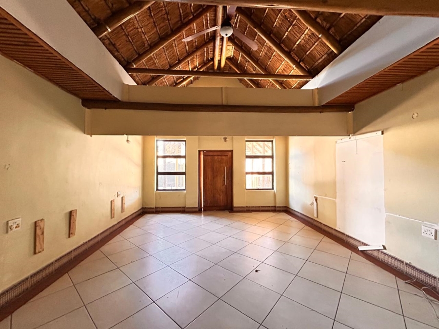 13 Bedroom Property for Sale in Meer En See KwaZulu-Natal