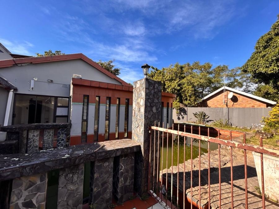 13 Bedroom Property for Sale in Meer En See KwaZulu-Natal