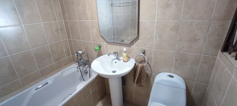 3 Bedroom Property for Sale in Westridge KwaZulu-Natal