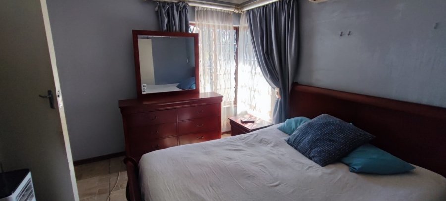 3 Bedroom Property for Sale in Westridge KwaZulu-Natal