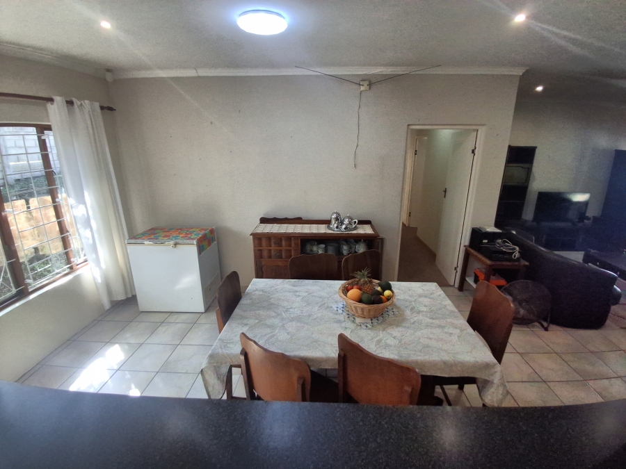4 Bedroom Property for Sale in Leisure Bay KwaZulu-Natal