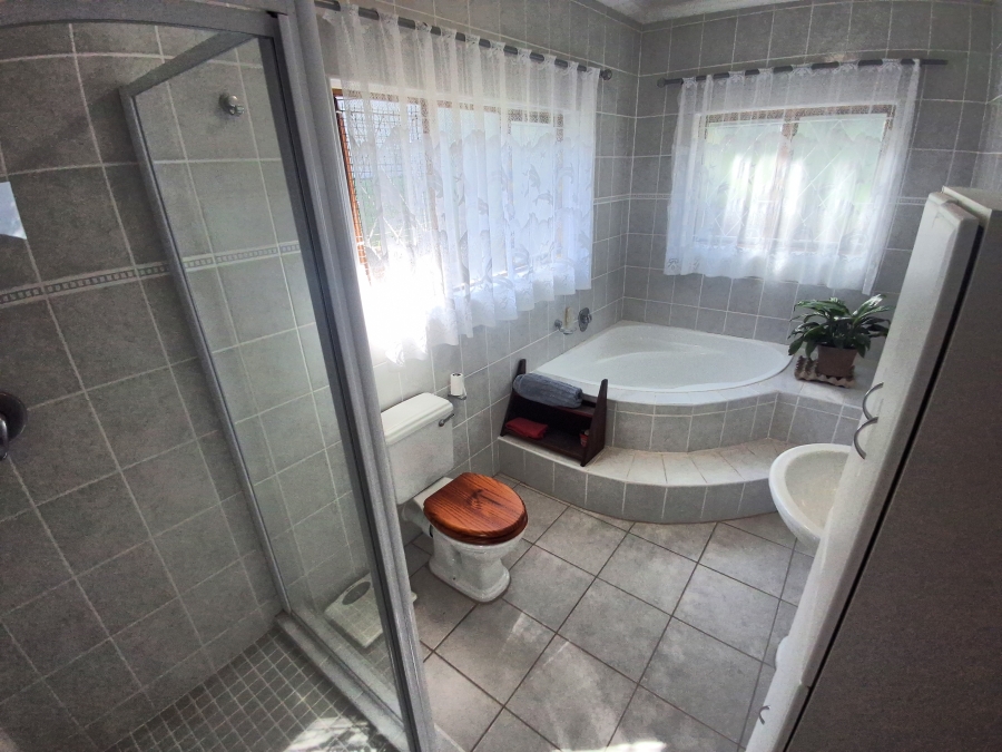 4 Bedroom Property for Sale in Leisure Bay KwaZulu-Natal