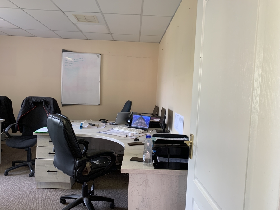 To Let Commercial Property for Rent in Mount Edgecombe KwaZulu-Natal