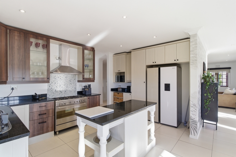 5 Bedroom Property for Sale in Sheffield Beach KwaZulu-Natal