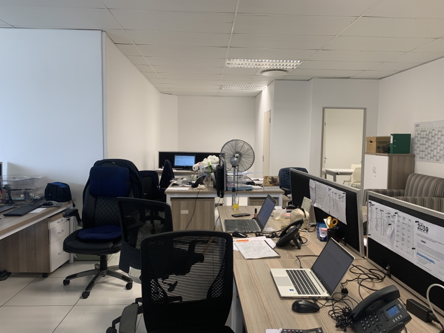 To Let Commercial Property for Rent in La Lucia KwaZulu-Natal