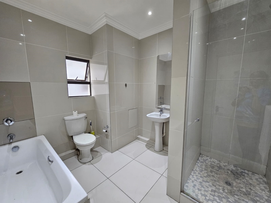 3 Bedroom Property for Sale in Winklespruit KwaZulu-Natal