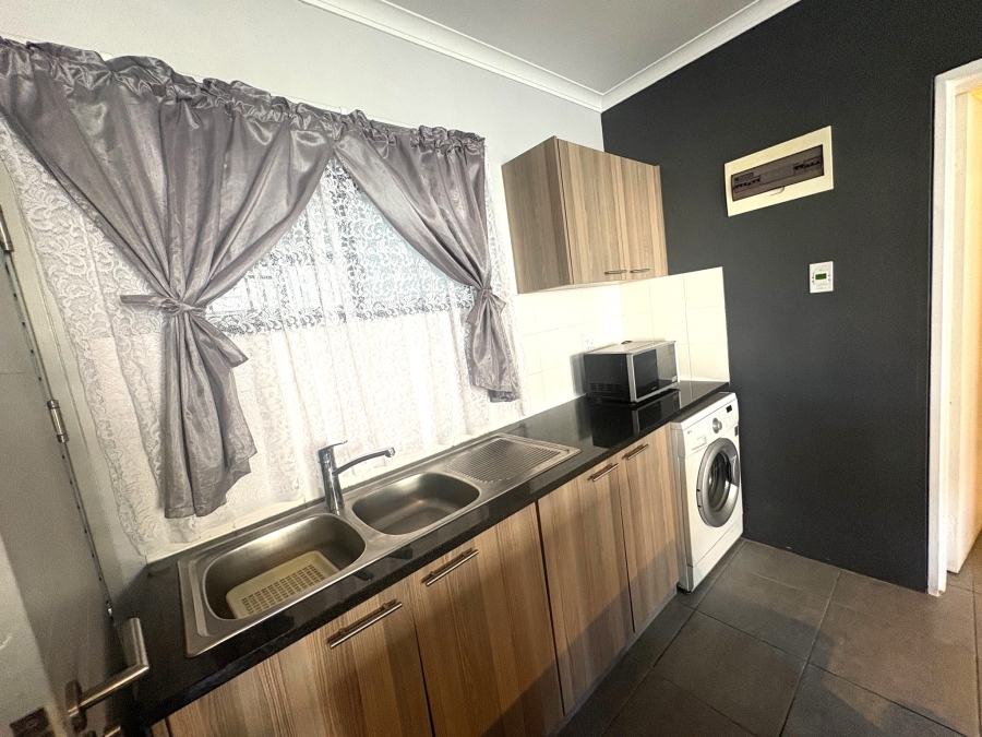 To Let 2 Bedroom Property for Rent in Athlone Park KwaZulu-Natal