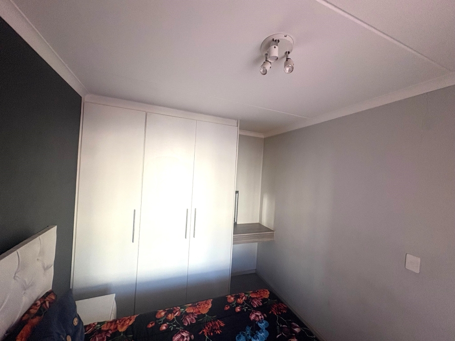 To Let 2 Bedroom Property for Rent in Athlone Park KwaZulu-Natal