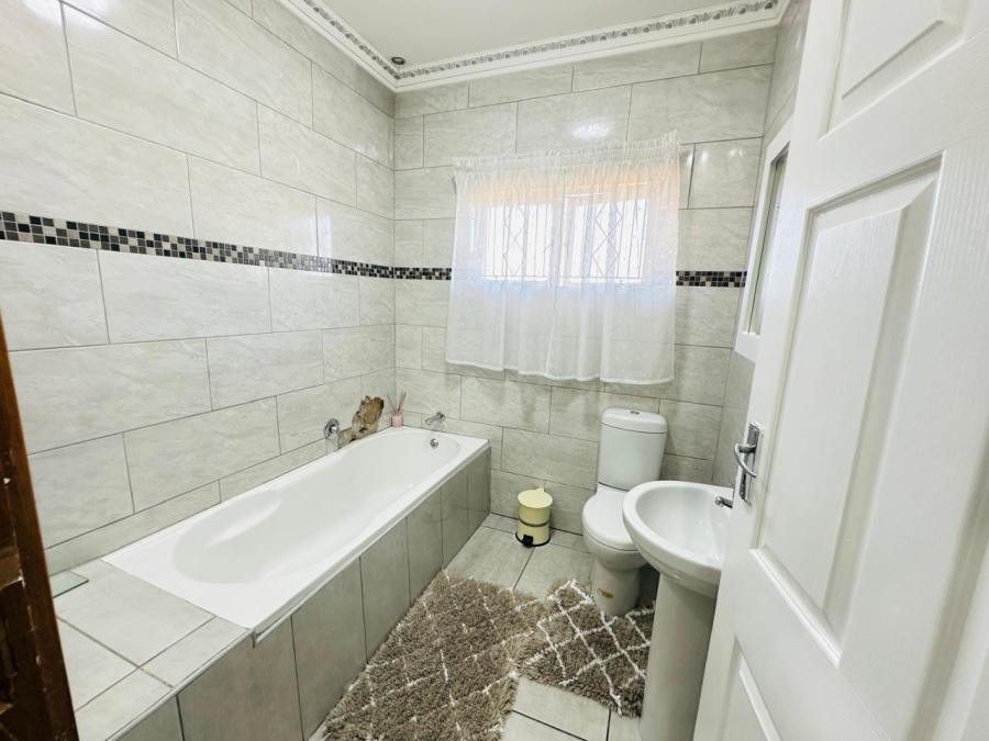 4 Bedroom Property for Sale in Grantham Park KwaZulu-Natal