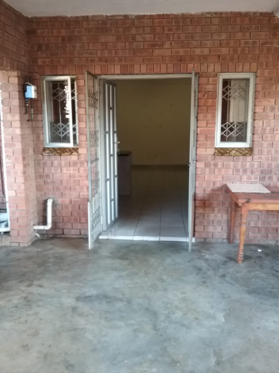 2 Bedroom Property for Sale in Caneside KwaZulu-Natal